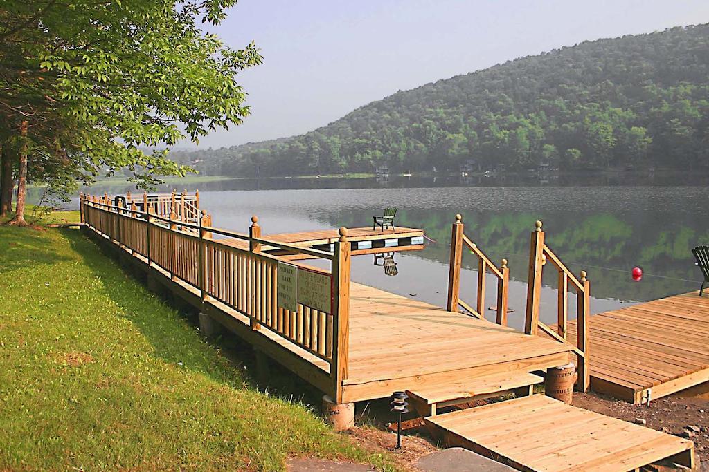 Inn At Starlight Lake & Restaurant Exterior photo