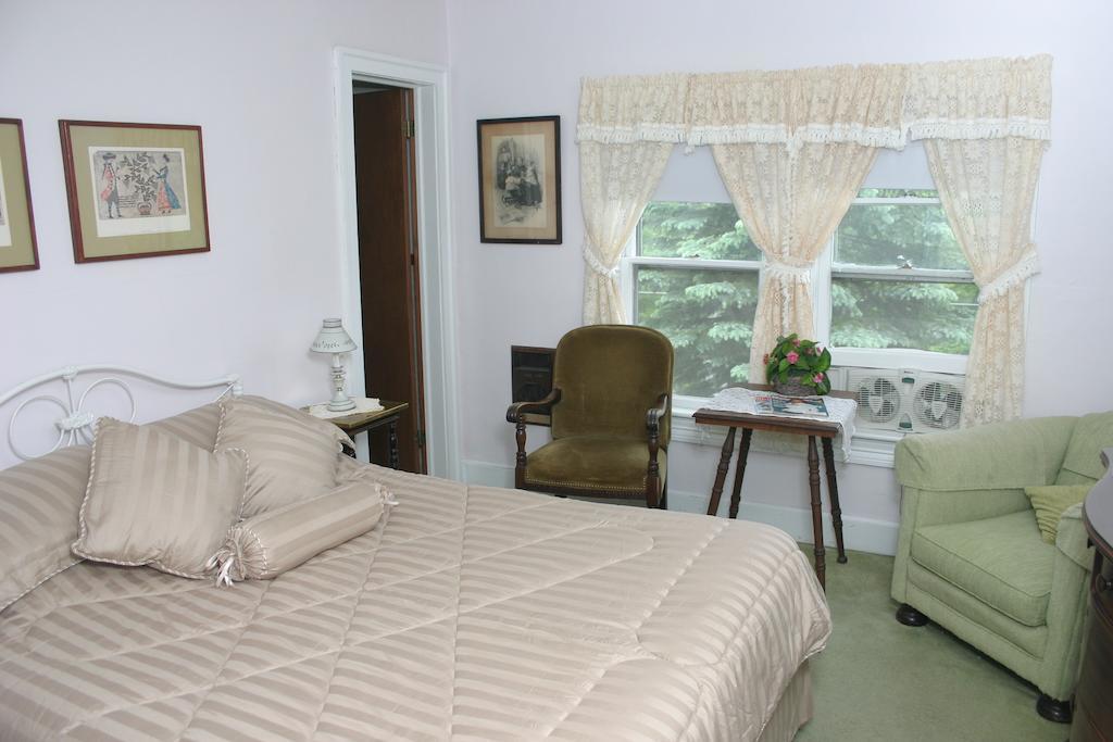 Inn At Starlight Lake & Restaurant Room photo